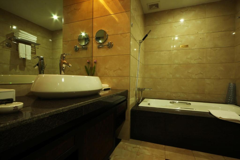 Xiongzhao Grand Hotel Weishan Dali (Yunnan) Kamer foto